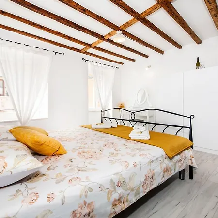 Apartment De Amicis *