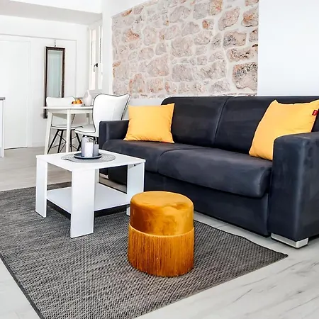 De Amicis Apartment